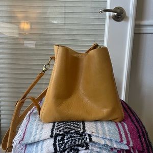 Portland Leather Butterfly Bucket Bag in Sunflower